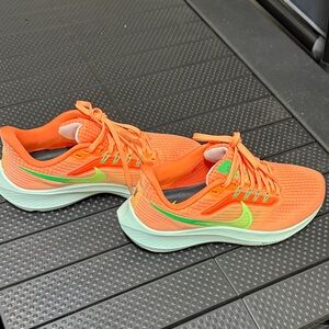 Nike Pegasus 39 size 7.5